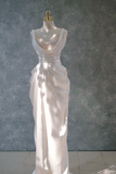 Vintage Bridal Gown Mermaid V Neck Ivory Floor Length Wedding Dresses Minimalist Bridal Gowns HZ1121