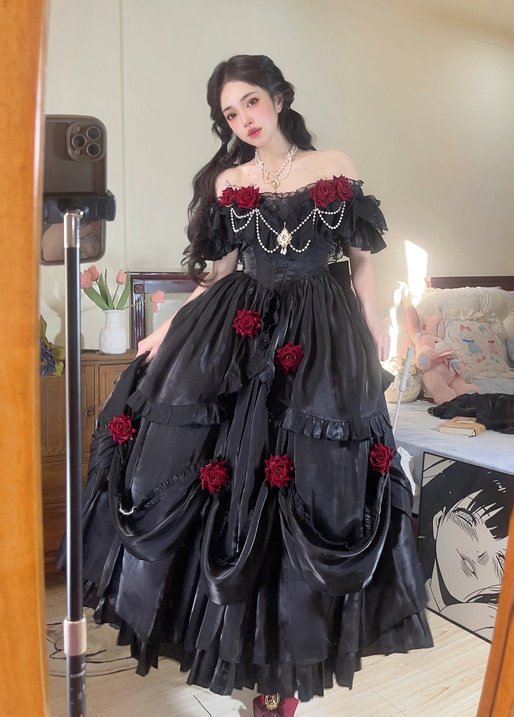 Retro Ball Gown Off The Shoulder Short Sleeves Black Rose Floral 16th – cfgqzc